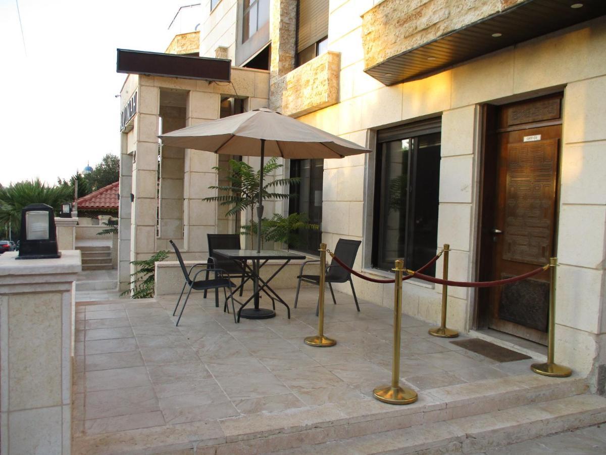 อัลคีมาห์ เซอร์วิส อพาร์ทเมนท์ Hotel อัมมาน ภายนอก รูปภาพ