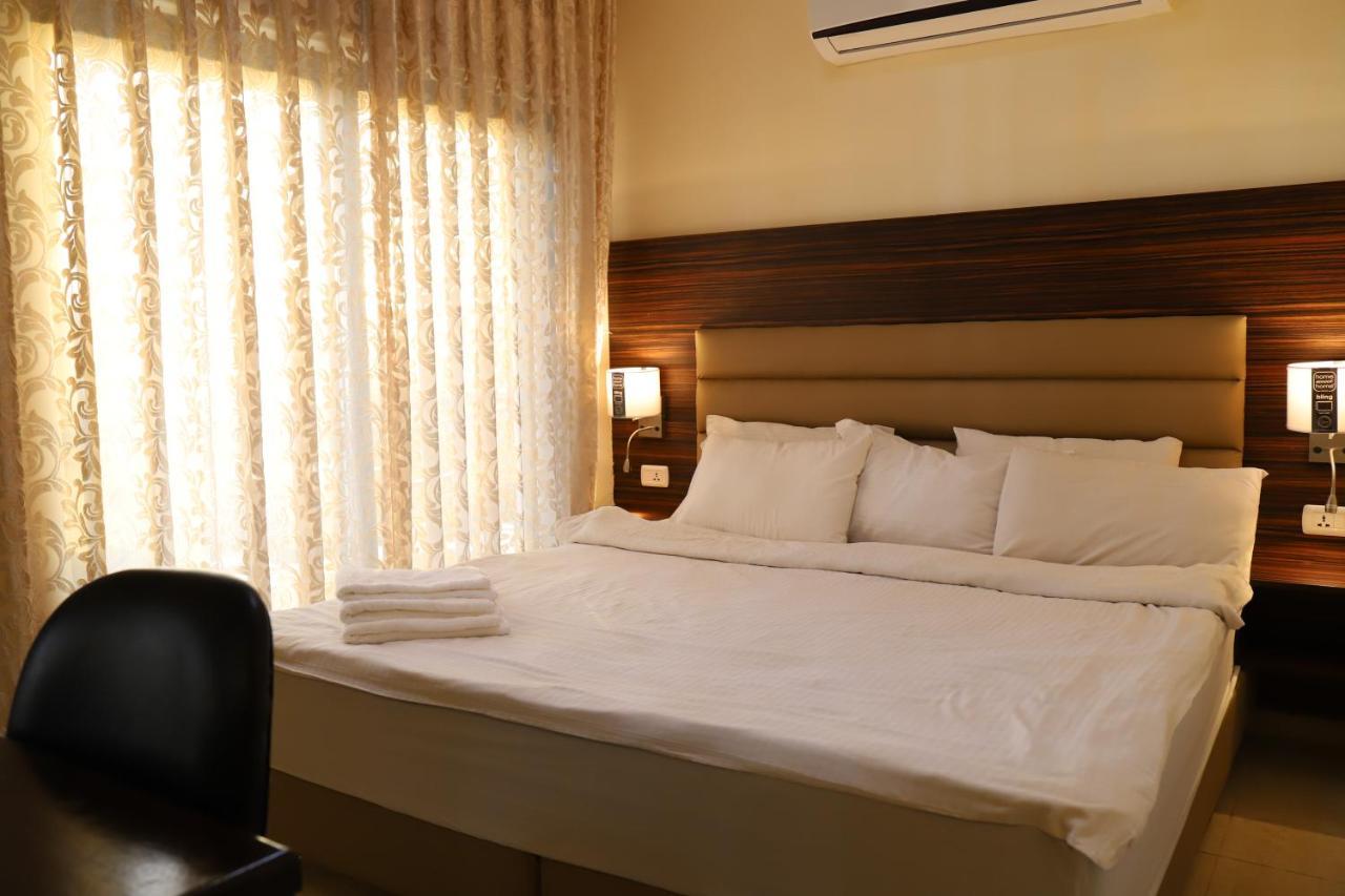 อัลคีมาห์ เซอร์วิส อพาร์ทเมนท์ Hotel อัมมาน ภายนอก รูปภาพ