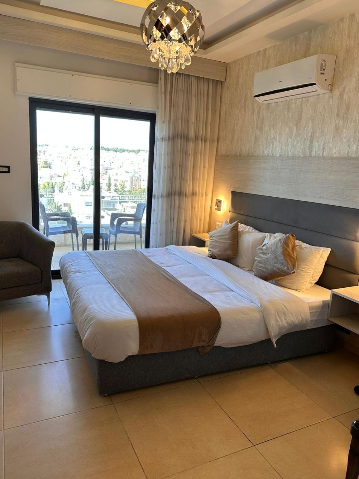 อัลคีมาห์ เซอร์วิส อพาร์ทเมนท์ Hotel อัมมาน ภายนอก รูปภาพ