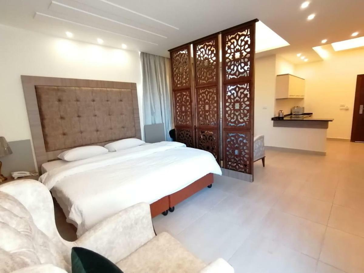 อัลคีมาห์ เซอร์วิส อพาร์ทเมนท์ Hotel อัมมาน ภายนอก รูปภาพ