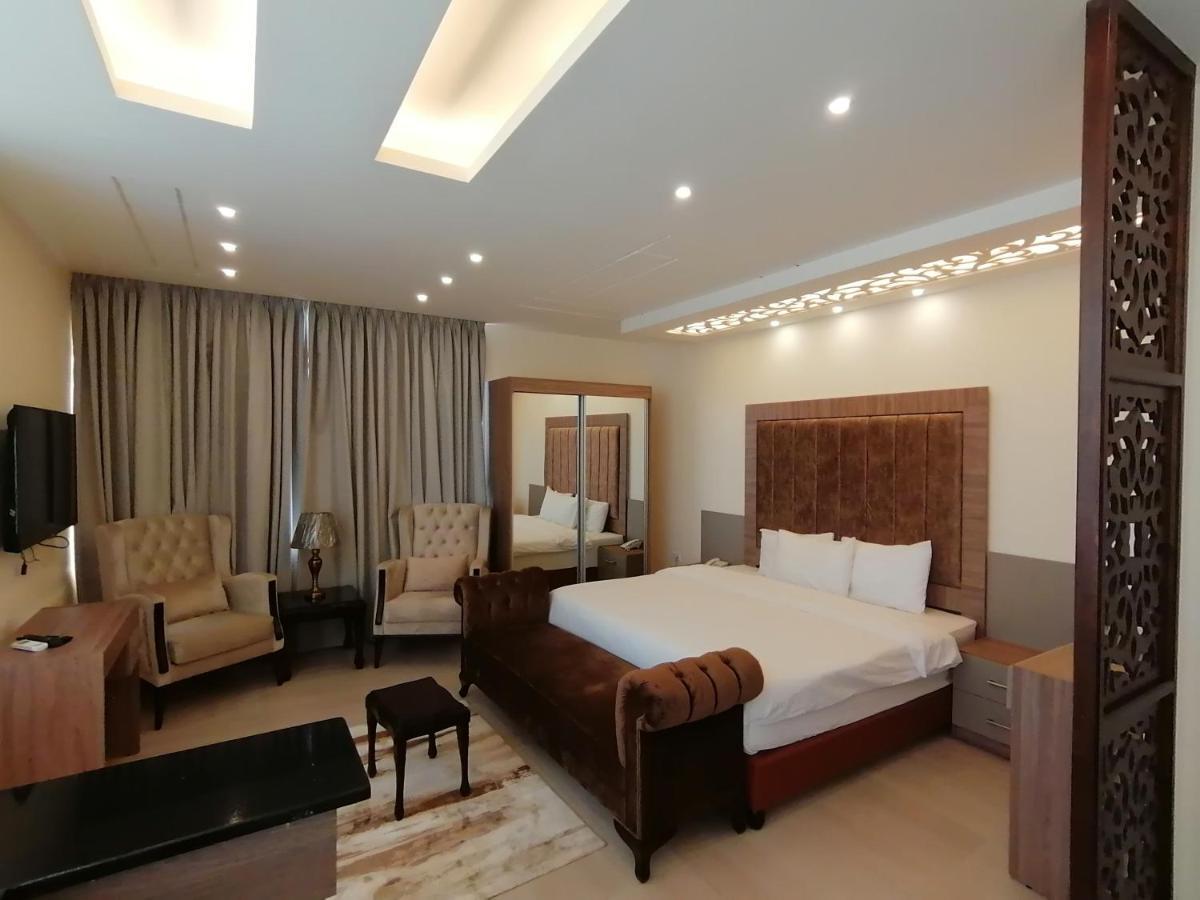 อัลคีมาห์ เซอร์วิส อพาร์ทเมนท์ Hotel อัมมาน ภายนอก รูปภาพ