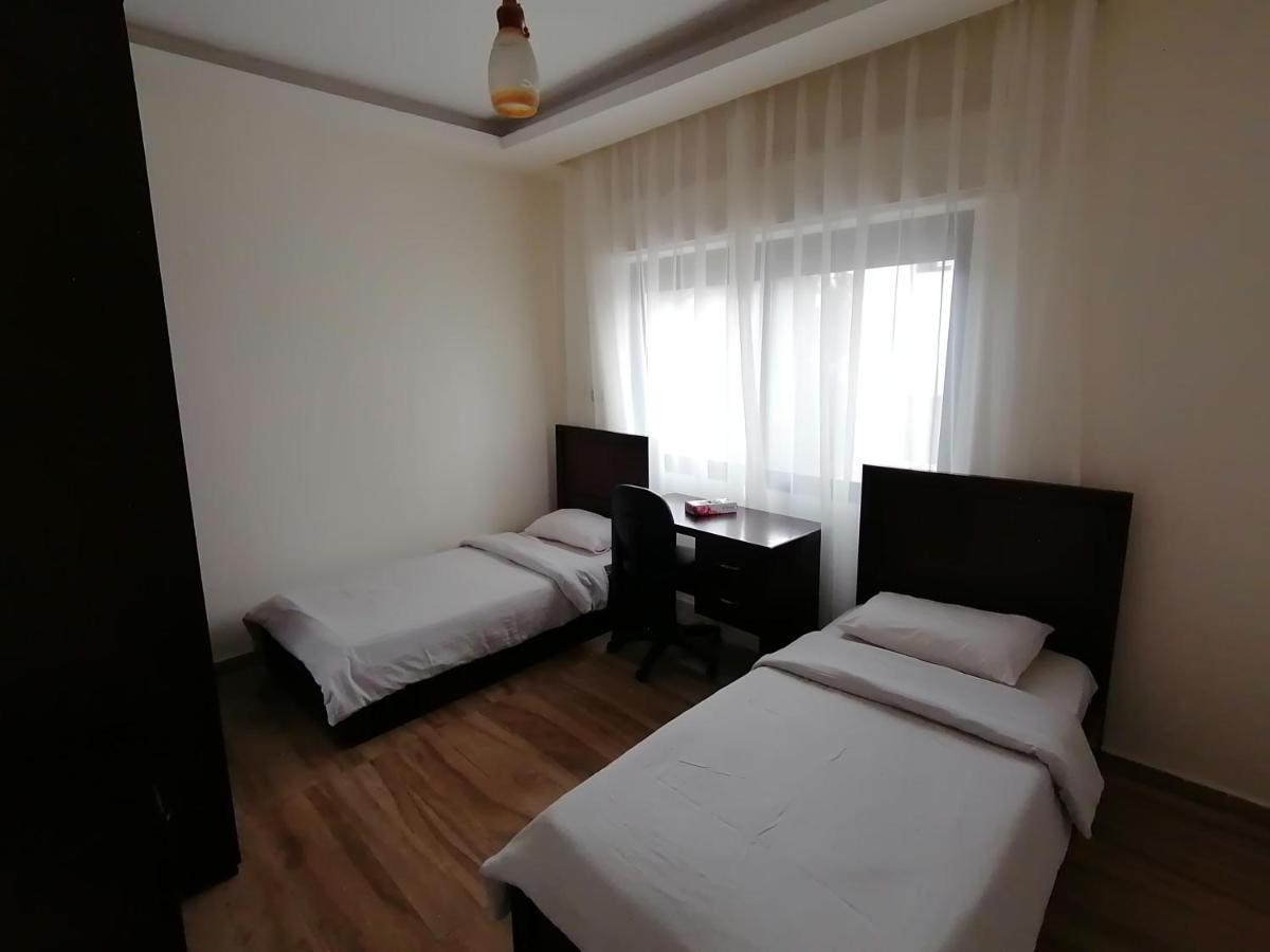 อัลคีมาห์ เซอร์วิส อพาร์ทเมนท์ Hotel อัมมาน ภายนอก รูปภาพ